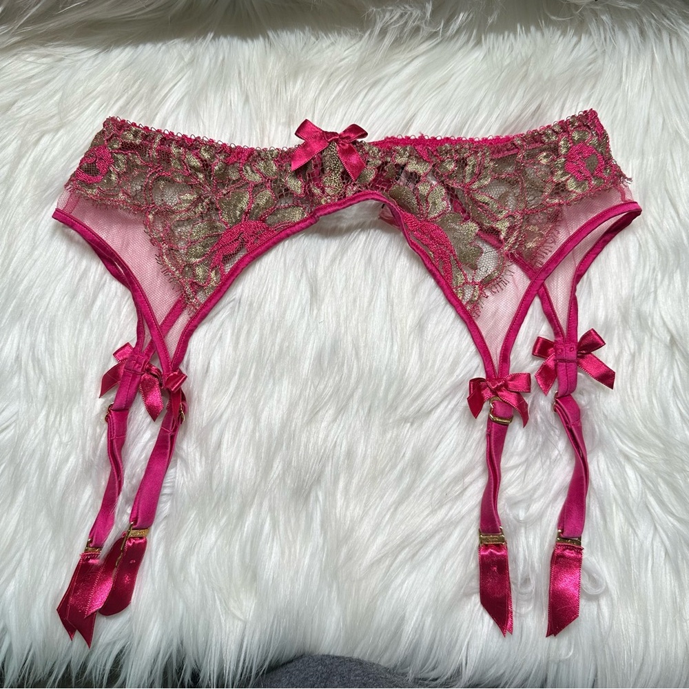 Agent Provocateur Lysianne Bra and Suspenders - Picture 9 of 12